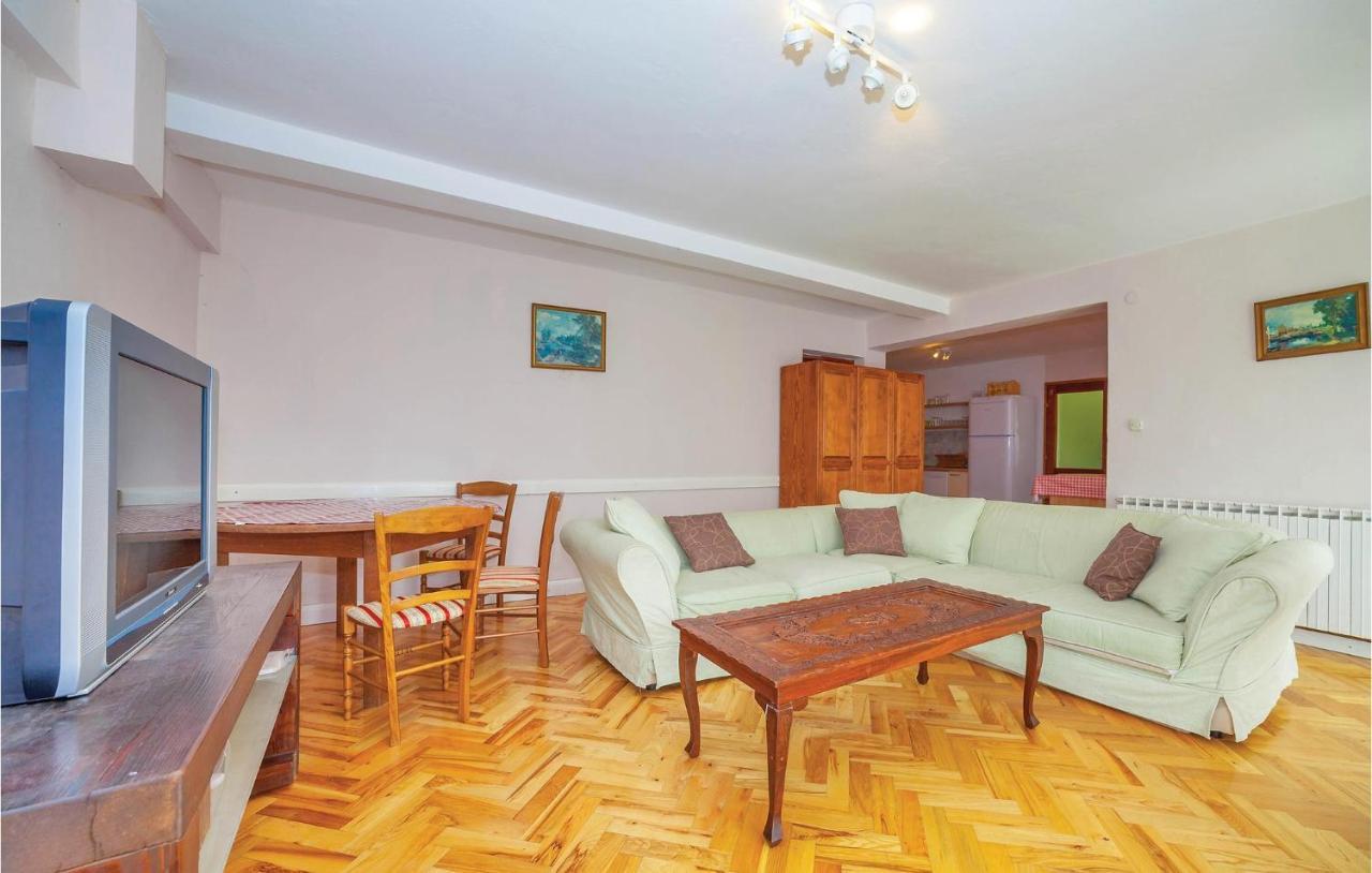 7 Bedroom Pet Friendly Home In Crni Kal Crni Kal  Εξωτερικό φωτογραφία