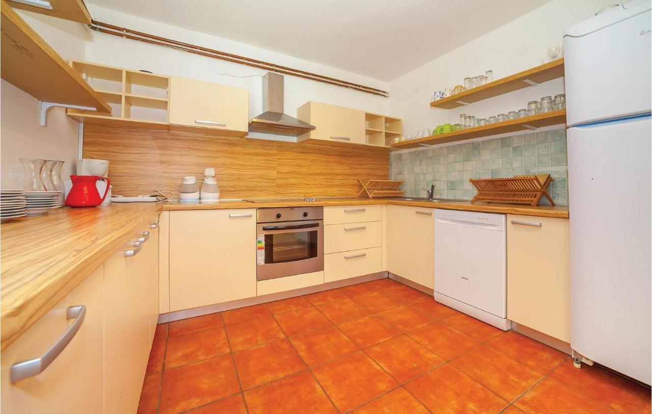 7 Bedroom Pet Friendly Home In Crni Kal Crni Kal  Εξωτερικό φωτογραφία