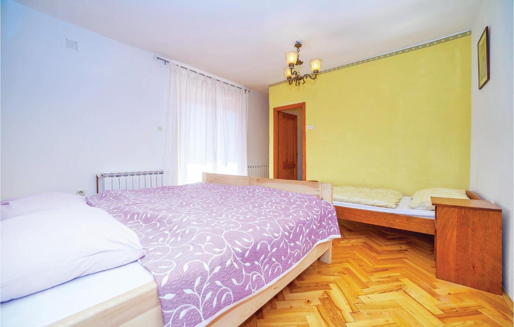 7 Bedroom Pet Friendly Home In Crni Kal Crni Kal  Εξωτερικό φωτογραφία