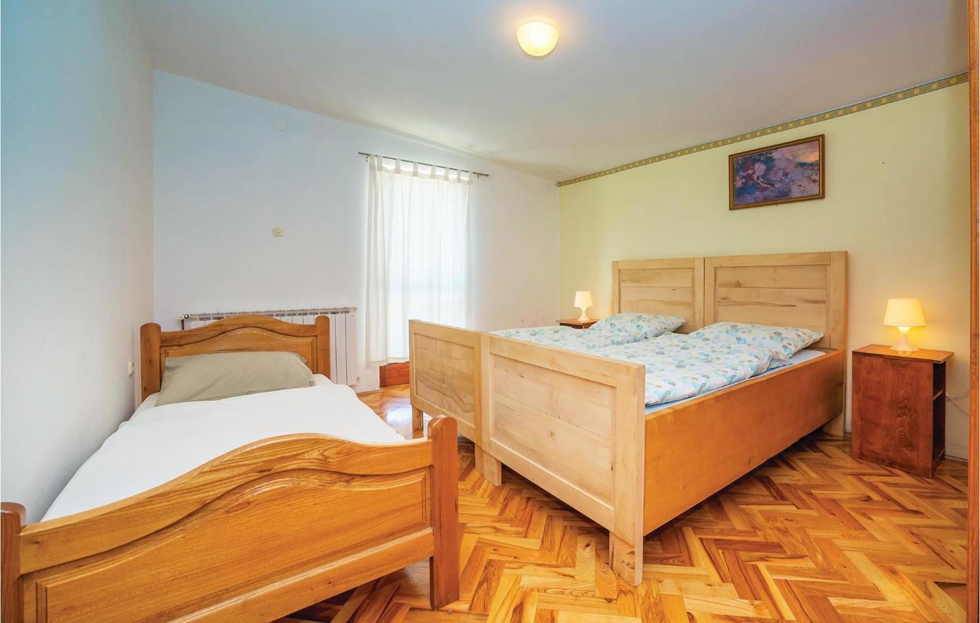 7 Bedroom Pet Friendly Home In Crni Kal Crni Kal  Εξωτερικό φωτογραφία
