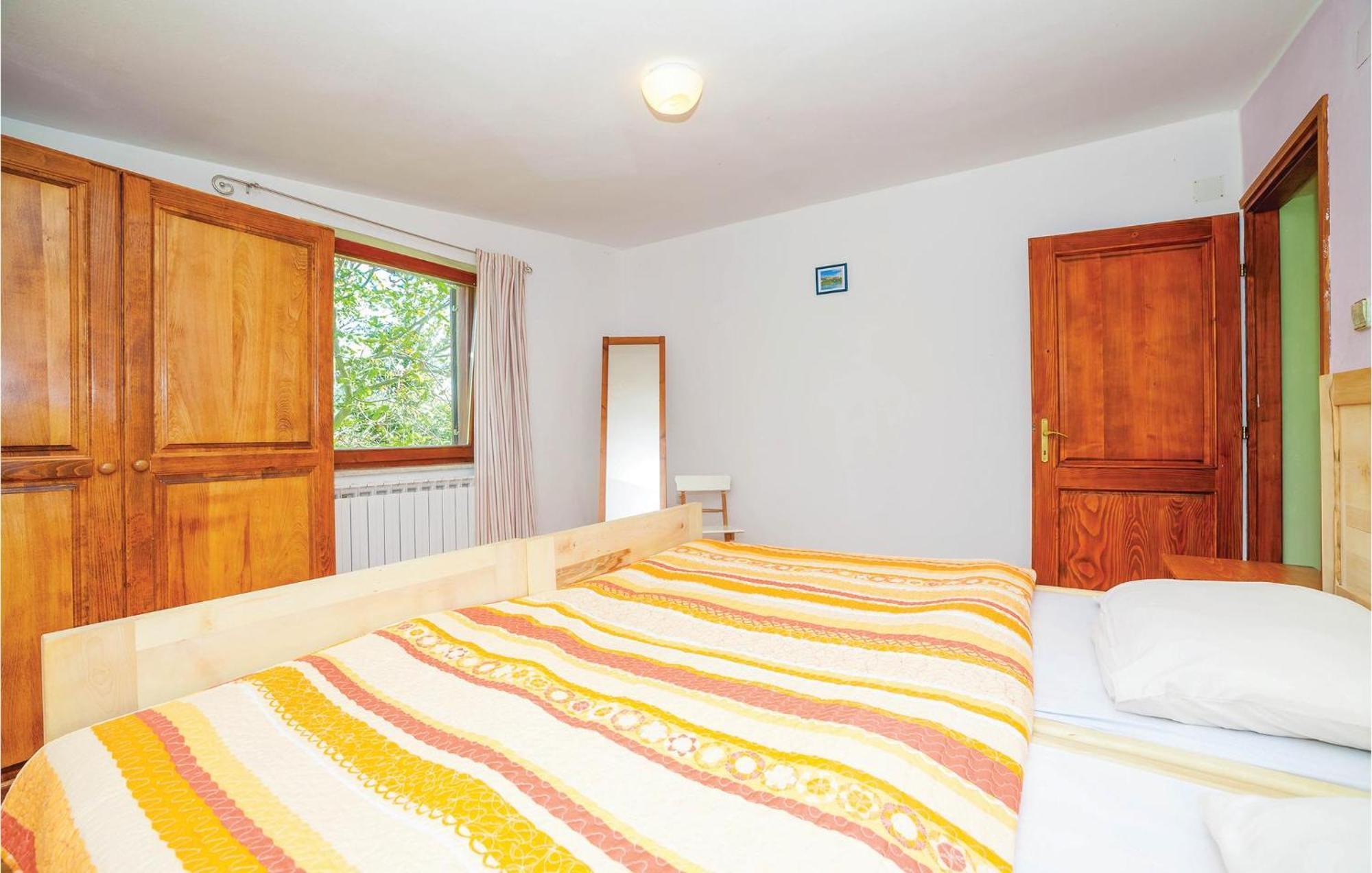 7 Bedroom Pet Friendly Home In Crni Kal Crni Kal  Εξωτερικό φωτογραφία