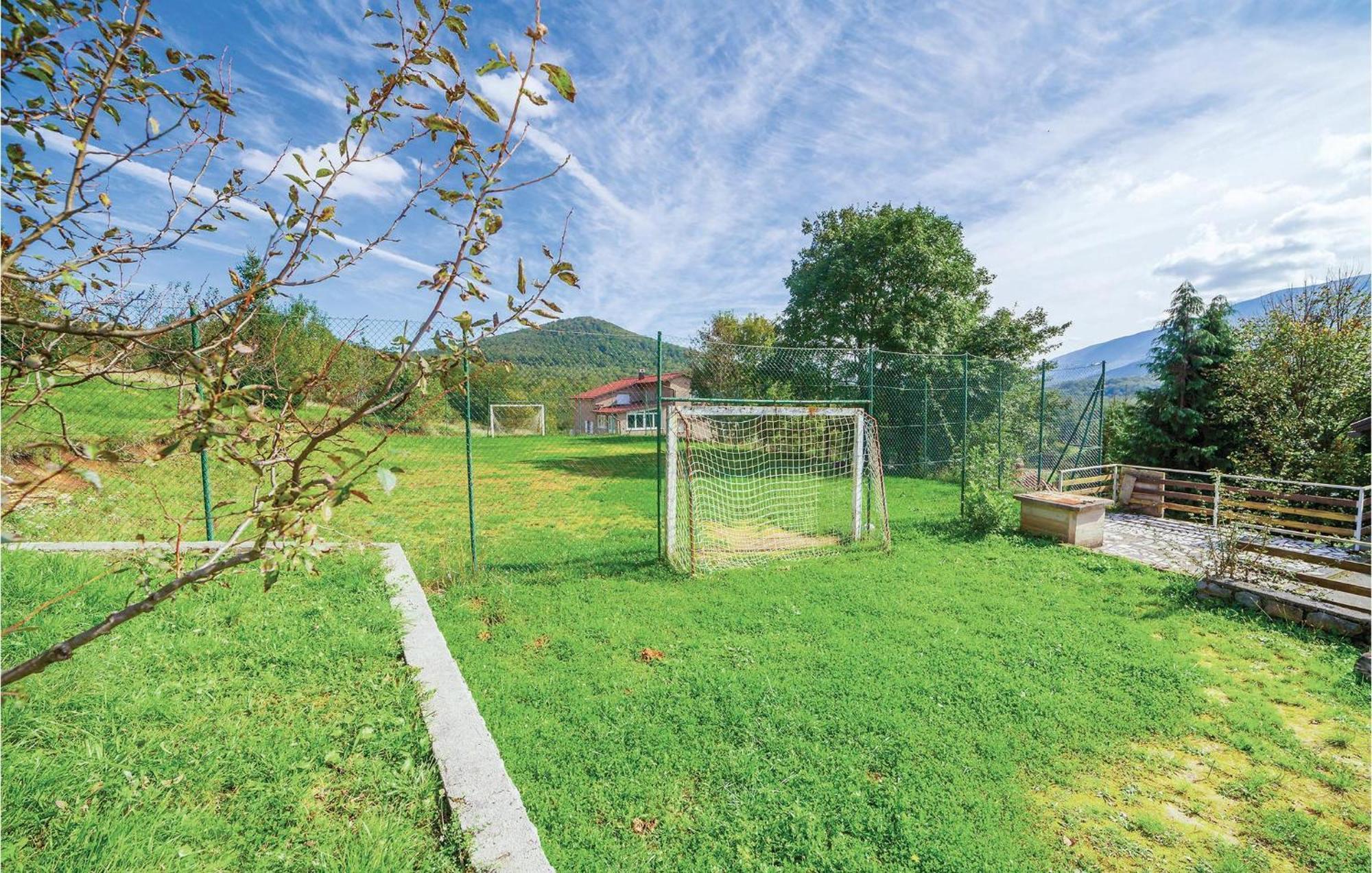 7 Bedroom Pet Friendly Home In Crni Kal Crni Kal  Εξωτερικό φωτογραφία