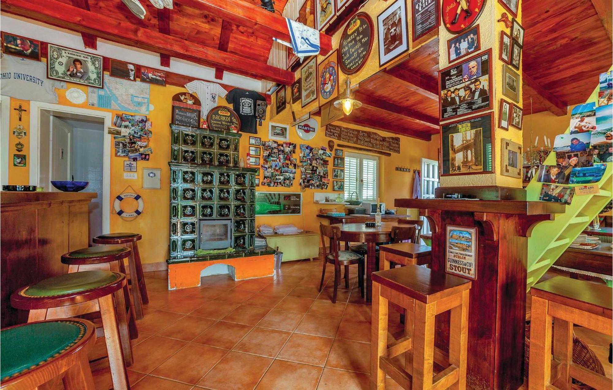 7 Bedroom Pet Friendly Home In Crni Kal Crni Kal  Εξωτερικό φωτογραφία