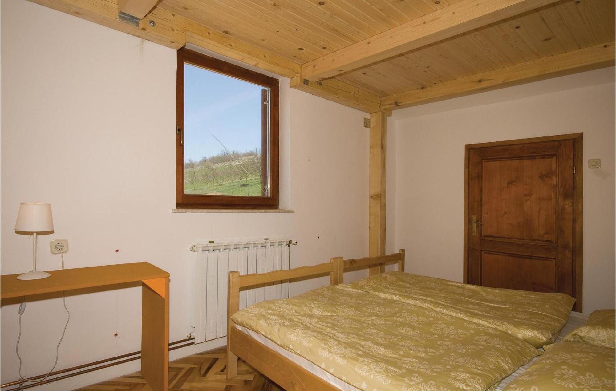 7 Bedroom Pet Friendly Home In Crni Kal Crni Kal  Εξωτερικό φωτογραφία