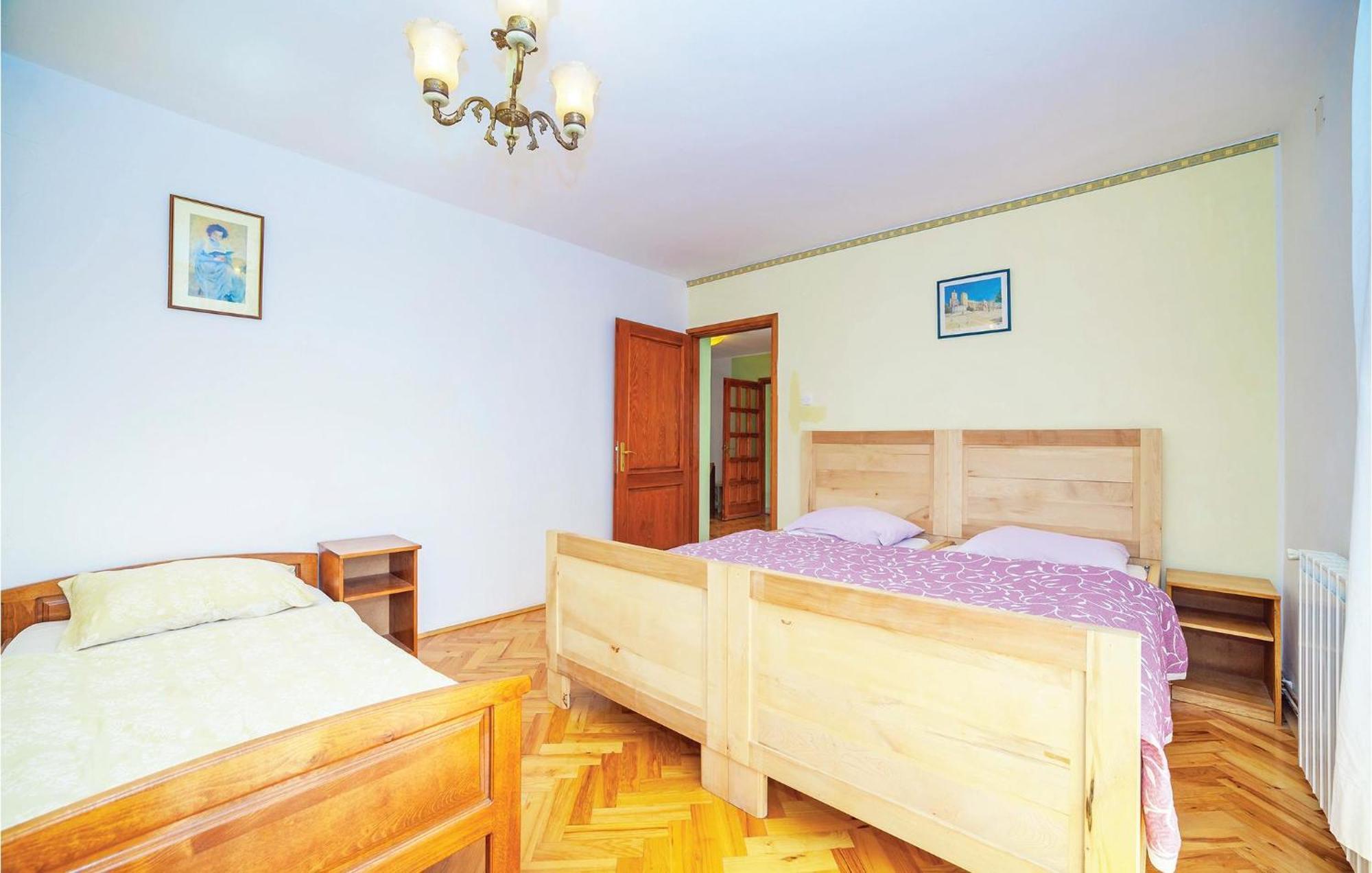 7 Bedroom Pet Friendly Home In Crni Kal Crni Kal  Εξωτερικό φωτογραφία