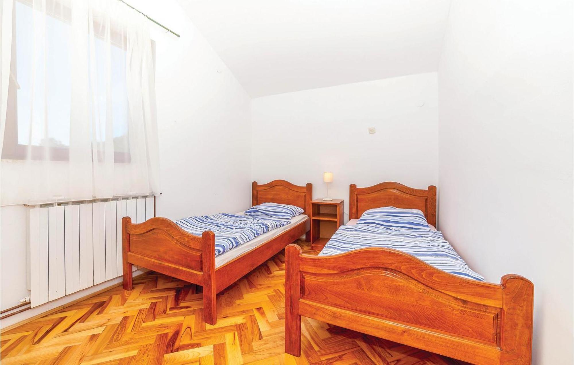 7 Bedroom Pet Friendly Home In Crni Kal Crni Kal  Εξωτερικό φωτογραφία