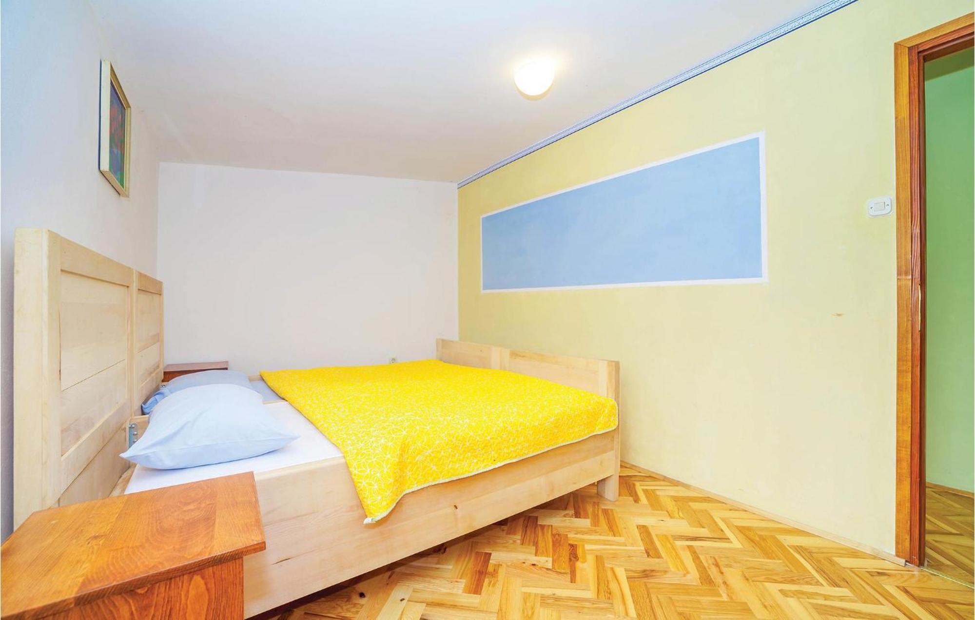 7 Bedroom Pet Friendly Home In Crni Kal Crni Kal  Εξωτερικό φωτογραφία