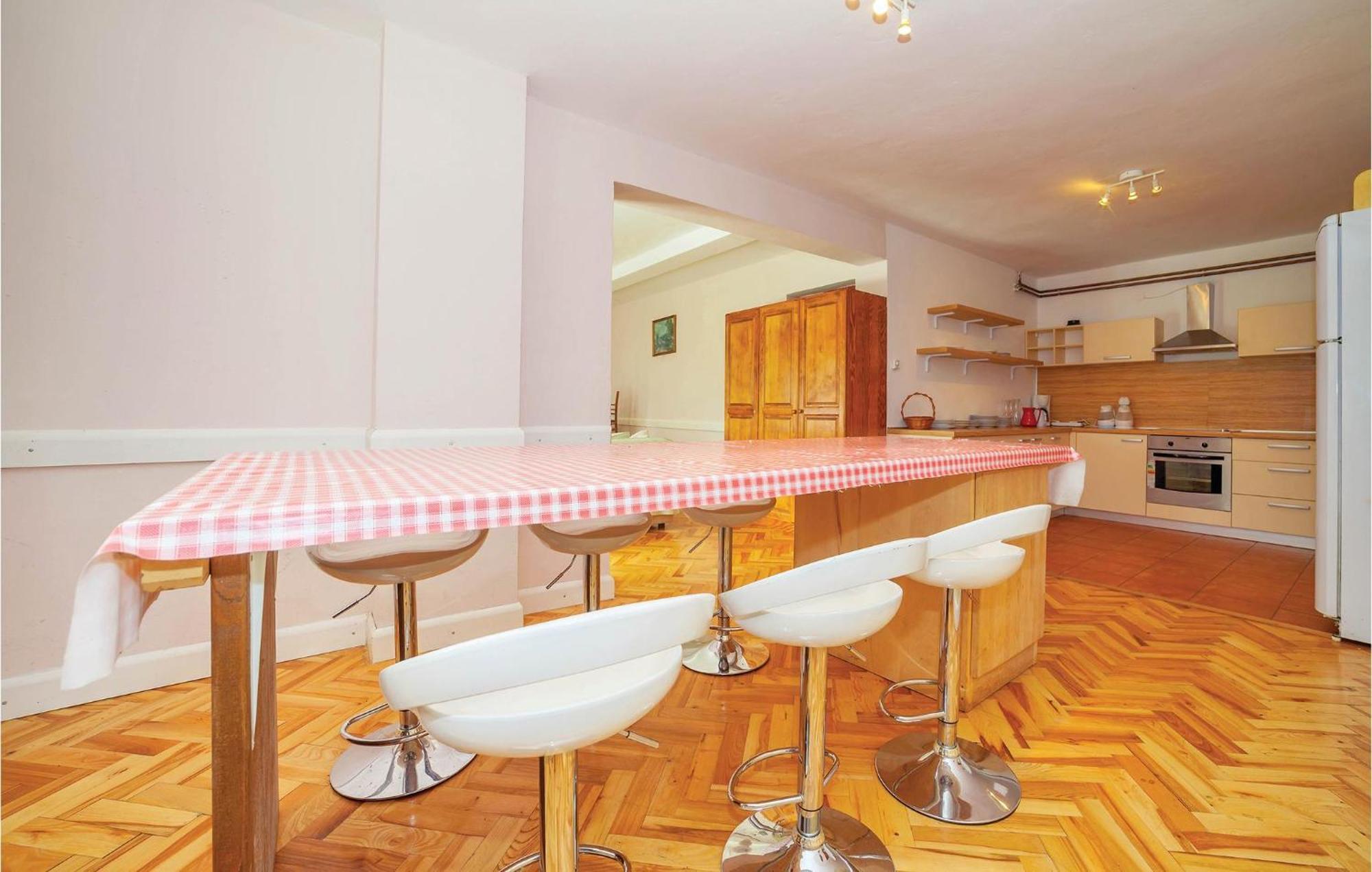 7 Bedroom Pet Friendly Home In Crni Kal Crni Kal  Εξωτερικό φωτογραφία