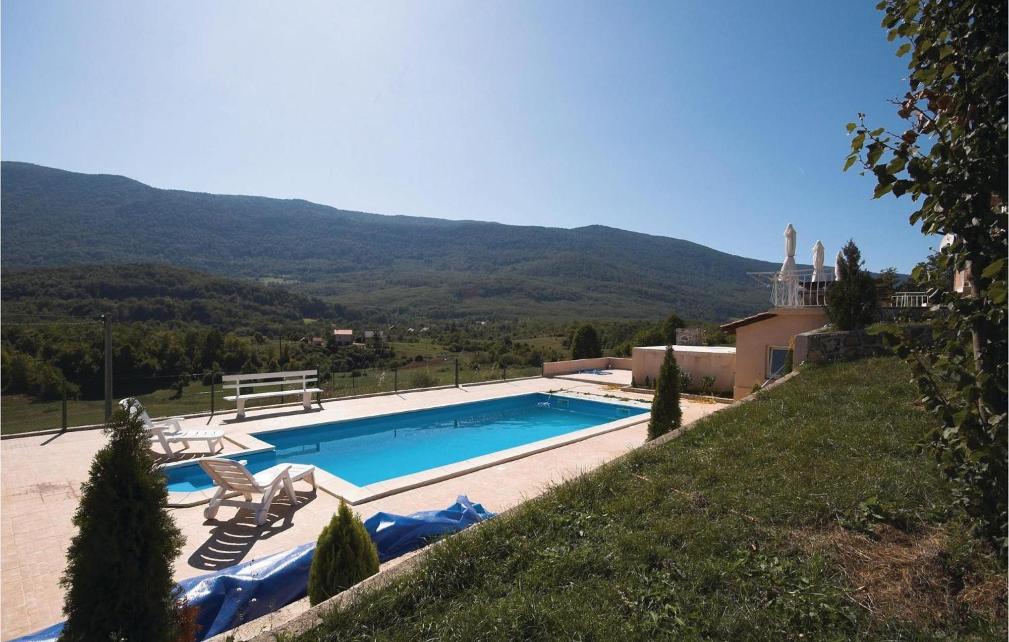 7 Bedroom Pet Friendly Home In Crni Kal Crni Kal  Εξωτερικό φωτογραφία