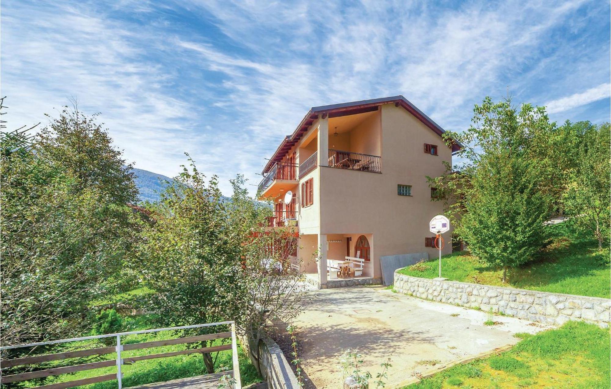 7 Bedroom Pet Friendly Home In Crni Kal Crni Kal  Εξωτερικό φωτογραφία