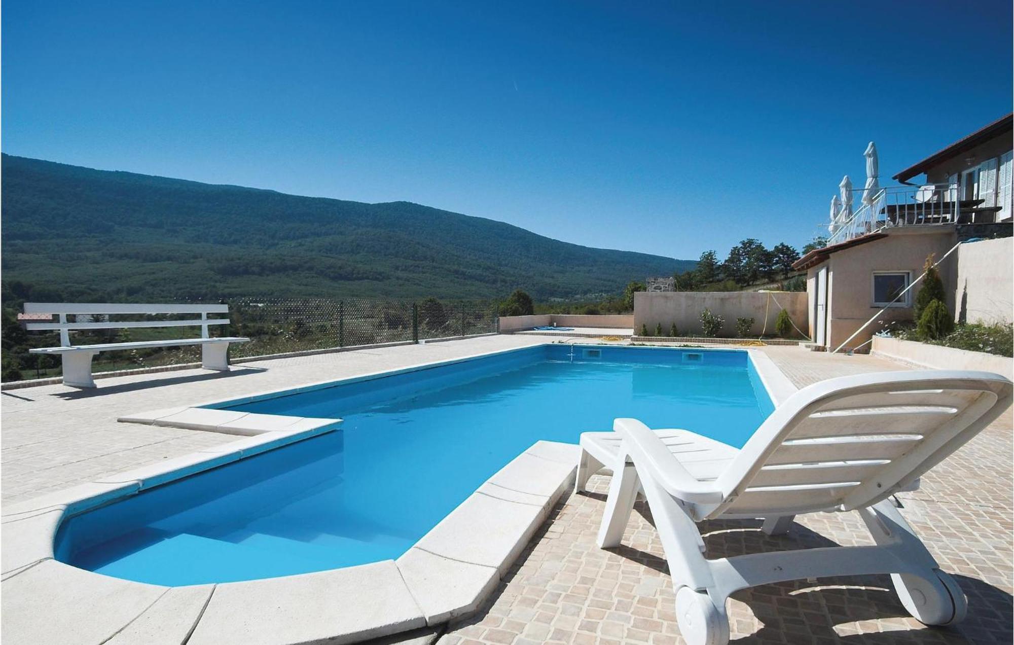 7 Bedroom Pet Friendly Home In Crni Kal Crni Kal  Εξωτερικό φωτογραφία