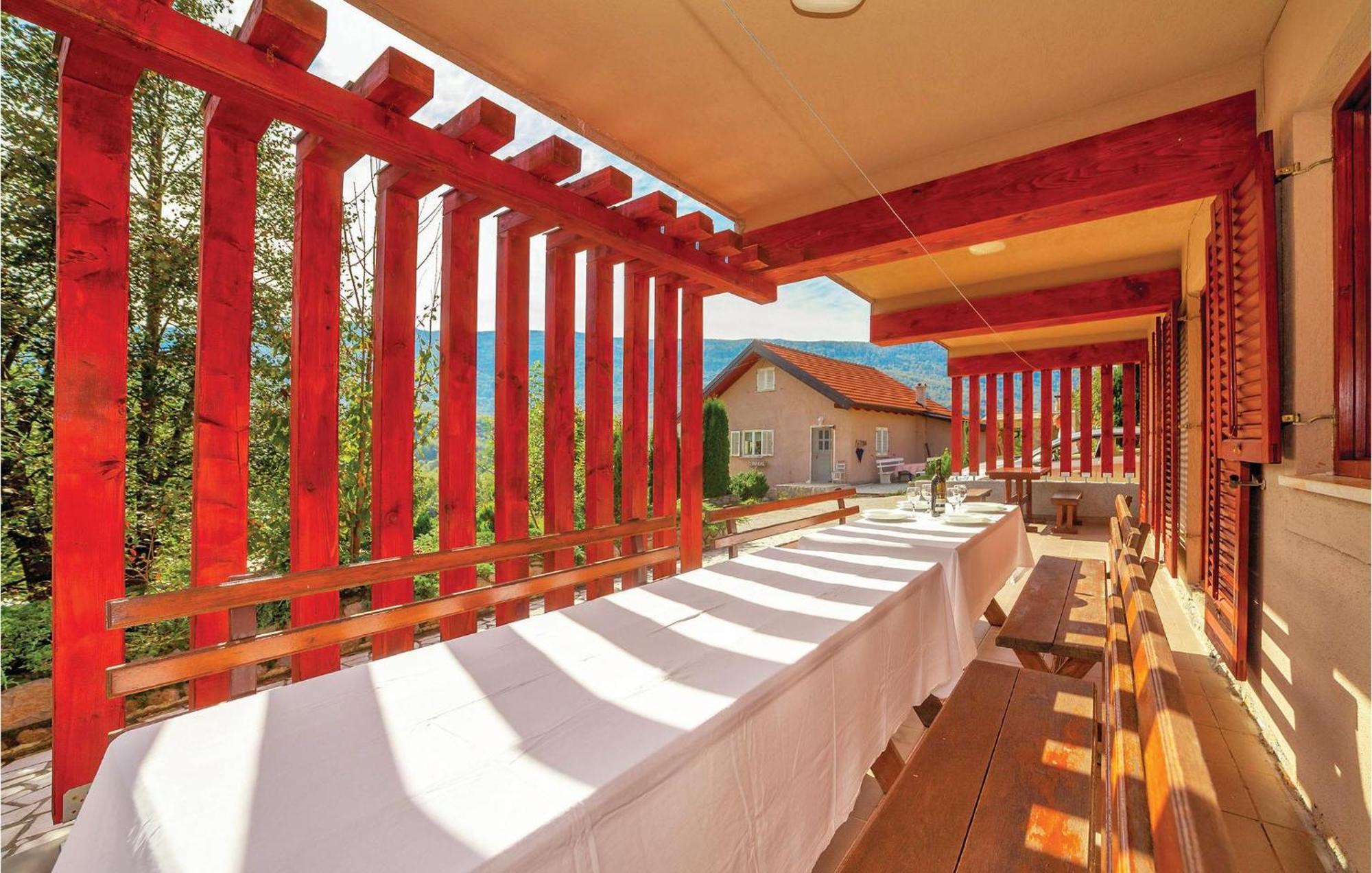 7 Bedroom Pet Friendly Home In Crni Kal Crni Kal  Εξωτερικό φωτογραφία