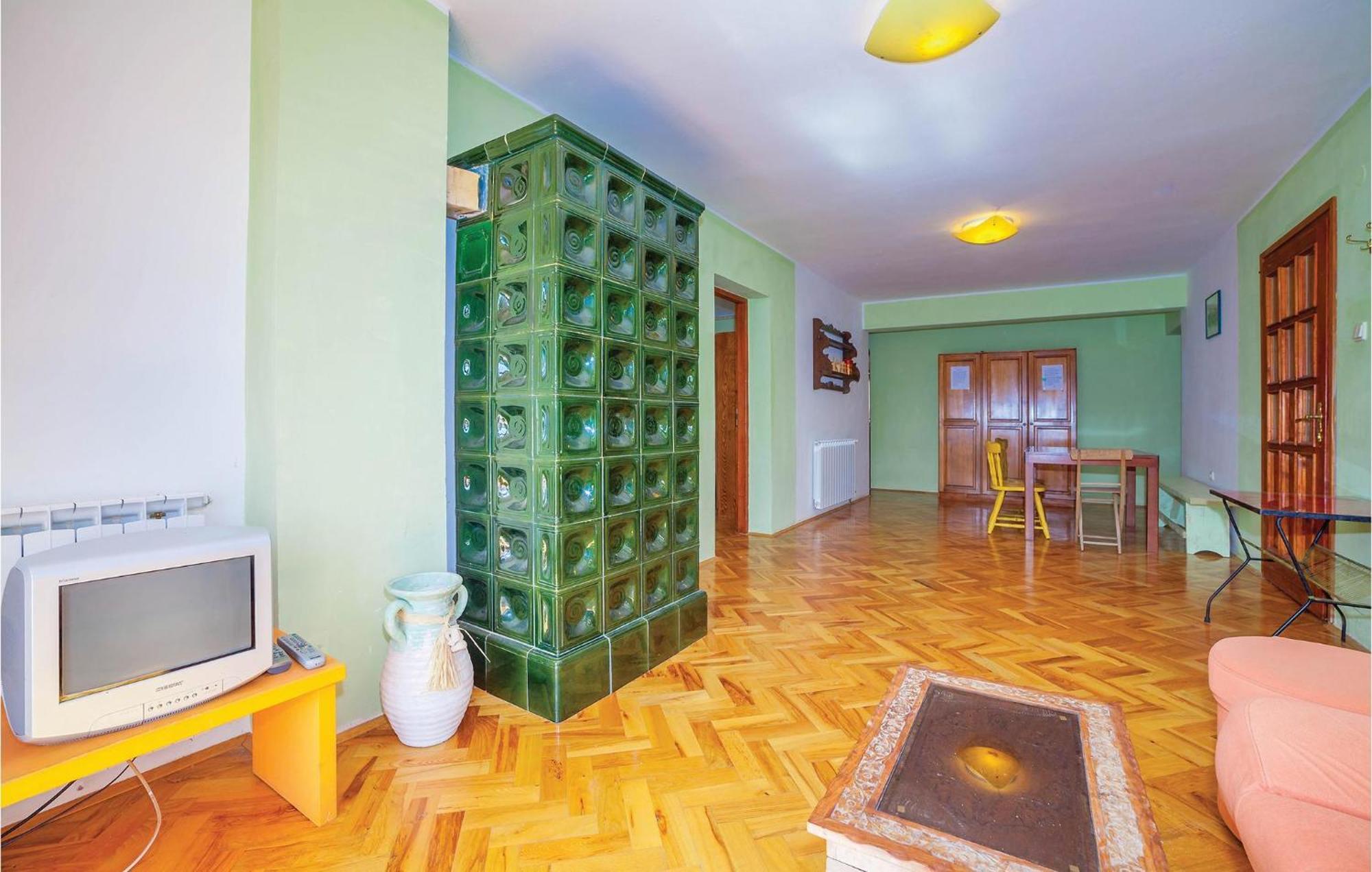 7 Bedroom Pet Friendly Home In Crni Kal Crni Kal  Εξωτερικό φωτογραφία