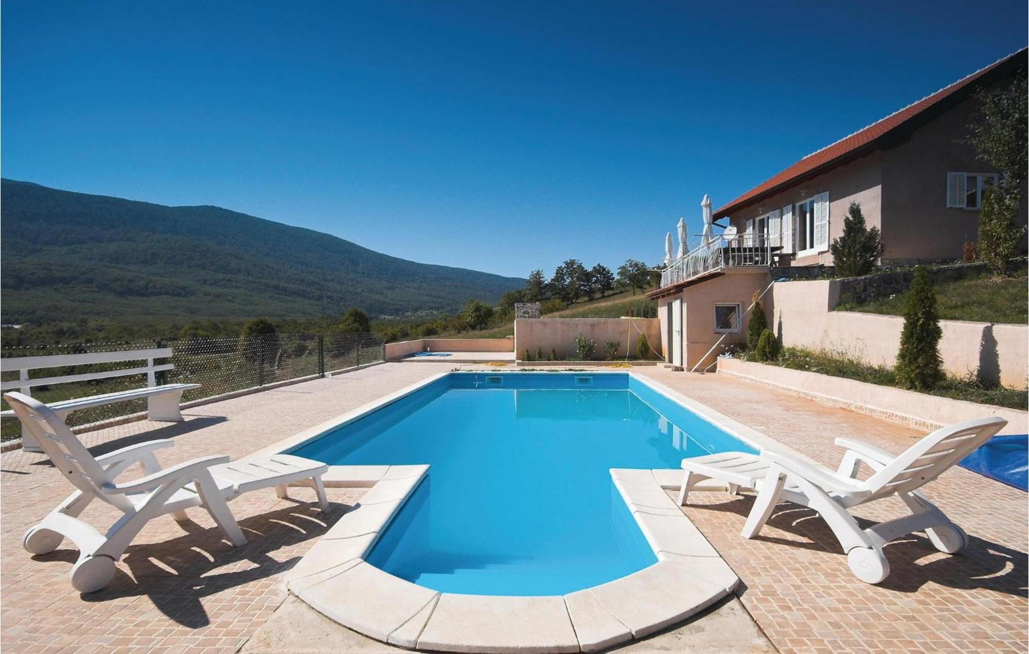 7 Bedroom Pet Friendly Home In Crni Kal Crni Kal  Εξωτερικό φωτογραφία